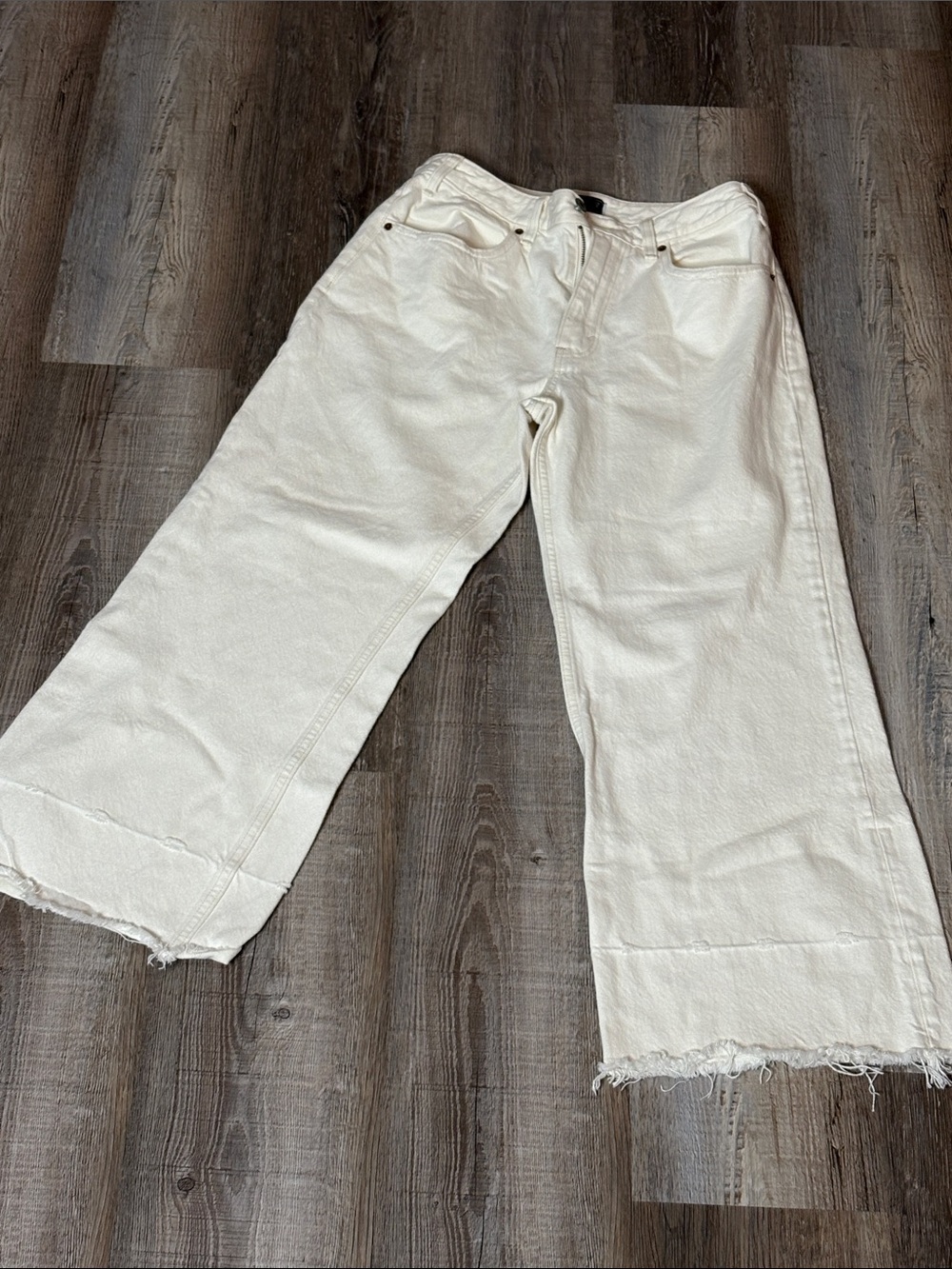 Abercrombie & Fitch Wide-Leg High-Rise Jeans in Off-White